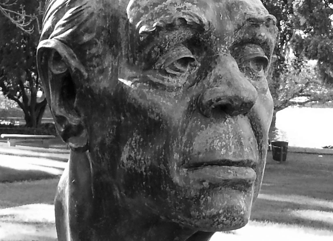 jorge luis borges estatua